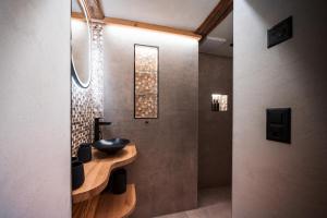 Ένα μπάνιο στο TheNEST1895 +11 φωτογραφίες