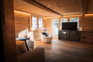 Μια τηλεόραση ή/και κέντρο ψυχαγωγίας στο TheNEST1895