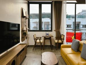 Μια τηλεόραση ή/και κέντρο ψυχαγωγίας στο The 1Home - 69 Tố Hữu