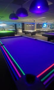 Τραπέζι μπιλιάρδου στο Unbeatable City Location All You Need