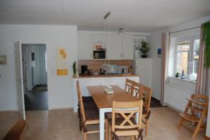 Η κουζίνα ή μικρή κουζίνα στο Perlmuschel