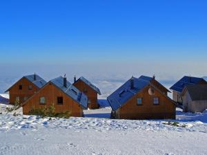 Hochsteinhütte am Feuerkogel v zimě + 8 fotografií