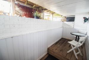 TV a/nebo společenská místnost v ubytování Pebbles Apartment By Air Premier