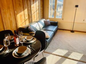 Χώρος καθιστικού στο -TheUrbanist- Cozy Free Parking Fast WiFi