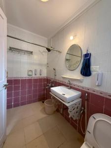 Ένα μπάνιο στο Candolim 2bhk apartment Goa +30 φωτογραφίες