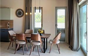 Foto sihtkohas Zaton asuva majutusasutuse Gorgeous Home In Zaton galeriist