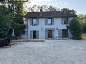 Budova, kde se vila nachází