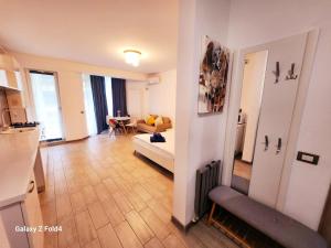 Ảnh trong thư viện ảnh của Alezzi Studio Beach Pool & Spa Heated Swimming Pool ở Mamaia Nord – Năvodari +12 ảnh