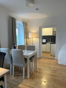 Η κουζίνα ή μικρή κουζίνα στο Yellow House Apartments - Top 3