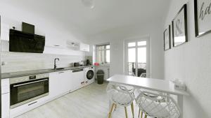 Η κουζίνα ή μικρή κουζίνα στο Yellow one +8 φωτογραφίες