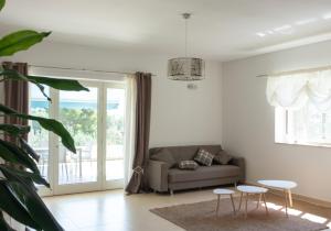 Posezení v ubytování Villa Pasitea - Nature & Sea Retreat in Gargano, Puglia + 36 fotografií