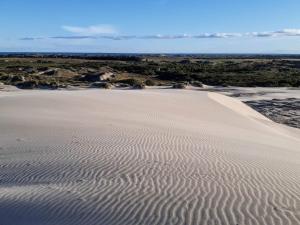 een luchtfoto van een zandduin in de woestijn bij 5 person holiday home in Skagen-By Traum in Kandestederne