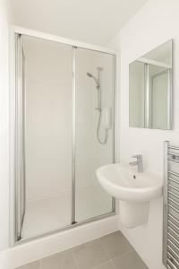 Koupelna v ubytování Entire 3 Bed Apartment in Kinsale, Cork + 1 fotografie