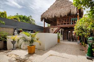 Το κτήριο όπου στεγάζεται  η παραθεριστική κατοικία