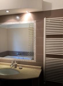 Koupelna v ubytování Villa Pasitea - Nature & Sea Retreat in Gargano, Puglia