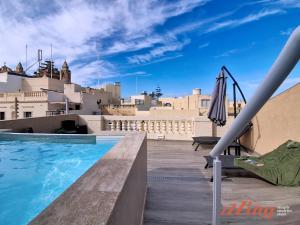 Πισίνα στο ή κοντά στο Rooftop Oasis with Plunge Pool & BBQ