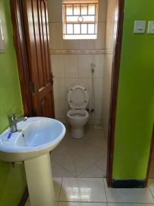 Koupelna v ubytování Laala Homes