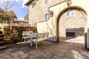 Φωτογραφία από το άλμπουμ του Medieval Stone House In The Garfagnana Hills σε San Romano +7 φωτογραφίες