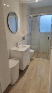 Ένα μπάνιο στο Apartament Sobótka