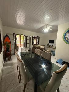 Χώρος καθιστικού στο Uu'hull Surf House