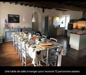 Kuchyň nebo kuchyňský kout v ubytování Un ancien moulin au cœur de la nature + 10 fotografií