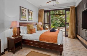 Postel nebo postele na pokoji v ubytování Eden Island Luxury Accommodation + 245 fotografií