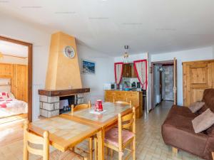 Η κουζίνα ή μικρή κουζίνα στο Confortable 2 pièces pour 5 personnes avec parking privé - FR-1-458-246