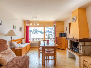 Χώρος καθιστικού στο Confortable 2 pièces pour 5 personnes avec parking privé - FR-1-458-246