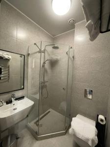 Koupelna v ubytování Farmer`s Hotel