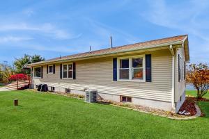 BurdettにあるSeneca Lake Overlook - Unit Aの芝生の小屋