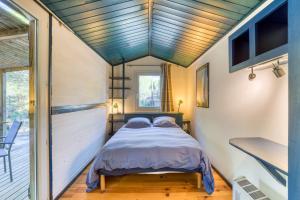 Ένα ή περισσότερα κρεβάτια σε δωμάτιο στο Le Sabel - Cabanon