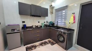 Ảnh trong thư viện ảnh của Royal Apartment ở Magboro-Akeran