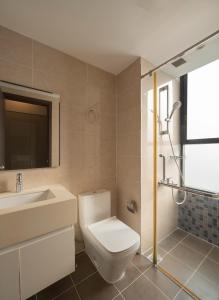 Koupelna v ubytování Tresor Apartments, City Centre, Near Ben Thanh Market