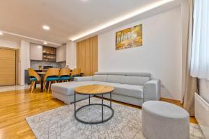 Χώρος καθιστικού στο Vip Ema 112