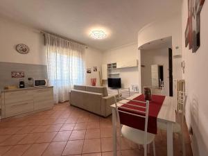 Una cocina o cocineta en Casa Viotti Monza