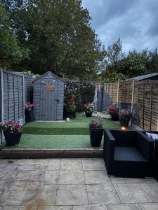 Κήπος έξω από το Gorgeous Sandpiper Mews