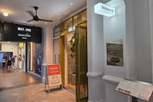 Ο χώρος του λόμπι ή της ρεσεψιόν στο BEAT 1932 Hostel at Chinatown