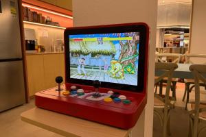 Μια τηλεόραση ή/και κέντρο ψυχαγωγίας στο BEAT 1932 Hostel at Chinatown