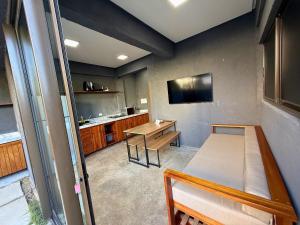 Kuchyň nebo kuchyňský kout v ubytování MHV Milagres - Studio Guadalupe 07, One-Bedroom Ap