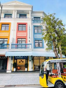 Το κτήριο όπου στεγάζεται  το ξενοδοχείο +11 φωτογραφίες