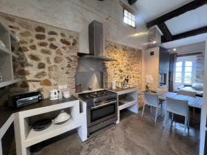 Kuchyň nebo kuchyňský kout v ubytování La Magnanerie Suite Papillon + 23 fotografií