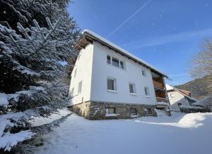 Το White Pearl Apartment τον χειμώνα