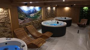 Afbeelding uit fotogalerij van Dom Wczasowy Jędrol - Jacuzzi & Basen in Poronin