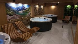 Afbeelding uit fotogalerij van Dom Wczasowy Jędrol - Jacuzzi & Basen in Poronin