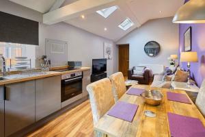 Kuchyň nebo kuchyňský kout v ubytování Narrowgate Apartments