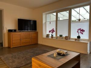 Μια τηλεόραση ή/και κέντρο ψυχαγωγίας στο Haus Egon