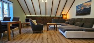 Posezení v ubytování Ferien- und Pferdegut Schloss Treffen