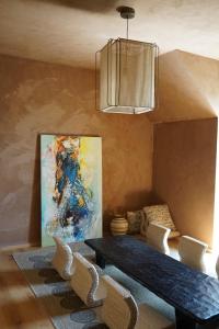 Χώρος καθιστικού στο Beautiful WabiSabi Style House in Nuits-Saint-Georges