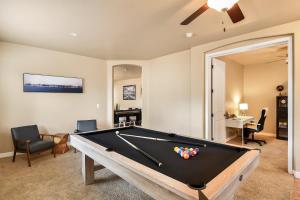 a living room with a pool table in it at Pine Mountain Trail Pool Table Dog Family Fun in Flagstaff in Flagstaff