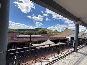 San Mateo MacuilxóchitlにあるPalenque El Rey de Matatlánの屋根の景色を望むバルコニー